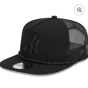 Yankees Mesh Back Reflective Golfer Snapback Hat New Era